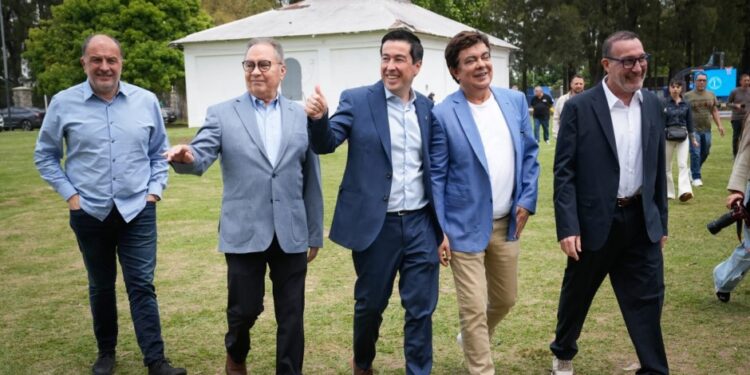 Leo Nardini en la presentación de los JAUR (Juegos Argentinos Urbanos) junto a Fernando Espinoza, Alberto Descalzo, Pablo Garate y Luis Vivona