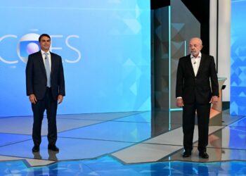 El último debate presidencial entre Lula y Flavio Bolsonaro (FOTO: FABIO TEIXEIRA / Anadolu via AFP)