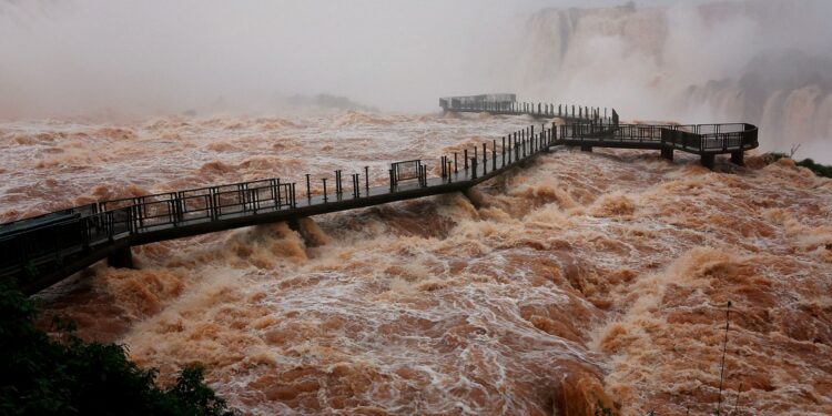 El Niño pone en alerta al Litoral: hay evacuados por crecida de los ríos Paraná y Uruguay