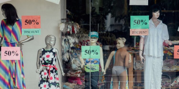 La industria textil profundiza su crisis y pierde producción, empresas y empleo con Milei