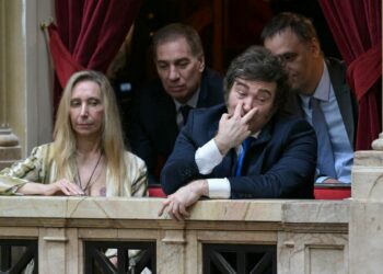 Todavía sin votos para frenar las PASO, Santilli contiene a Karina y a los gobernadores