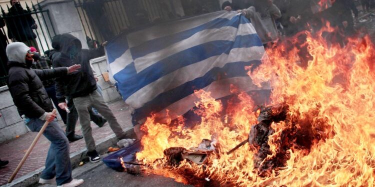 Grecia, el espejo del ajuste de Milei que todavía paga el costo de la austeridad