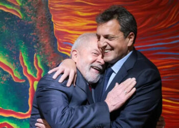 Sergio Massa junto a Lula (Foto: X)