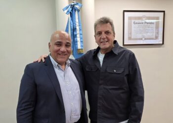 Massa se reunió con Manzur para analizar la crisis de las economías regionales y avanza con su armado político