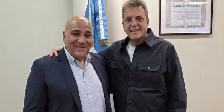 Massa se reunió con Manzur para analizar la crisis de las economías regionales y avanza con su armado político
