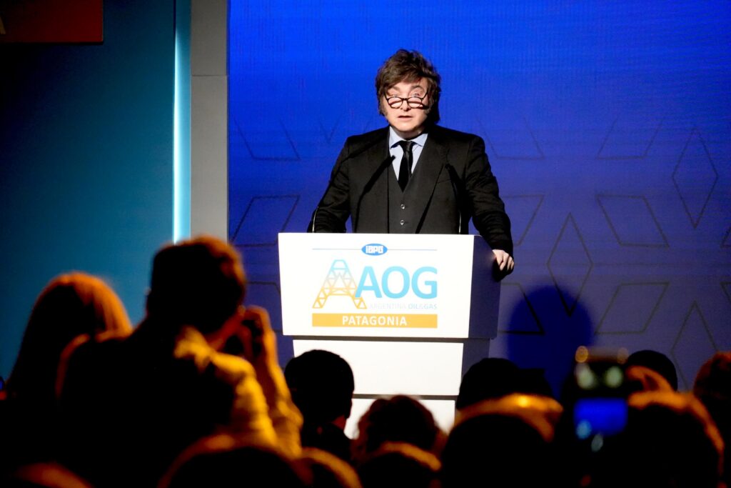 Todo el arco político y empresarial repudió a Javier Milei por sus ataques a periodistas