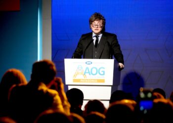 El Presidente habló de «revolución subterránea» y pidió «no votar al pasado» en 2027