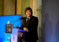 Milei en Madrid: pidió que echen “a patadas” a Sánchez en las elecciones del 29-N