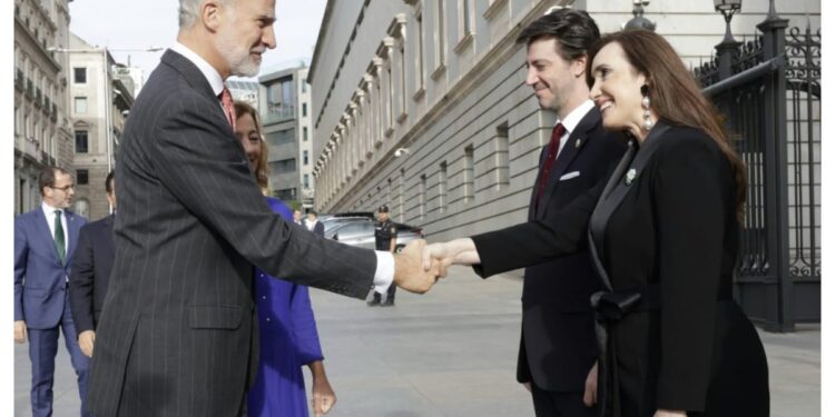Villarruel en Madrid: foto con el Rey Felipe VI y blanqueo de diferencias con Milei
