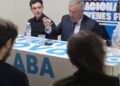Emilio Monzó con jóvenes del Frente Renovador (Foto: X)