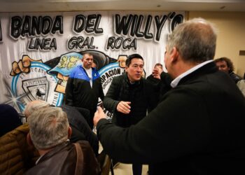 Leonardo Nardini junto a sindicalistas en Mar del Plata (Foto: X)