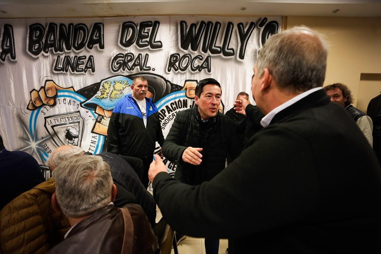 Leonardo Nardini junto a sindicalistas en Mar del Plata (Foto: X)