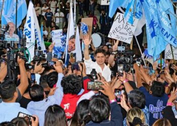 Kicillof se mostró en modo candidato y revivió la interna: “No vamos a un experimento»