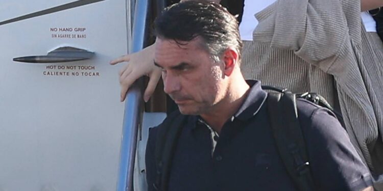 Bolsonaro ya aterrizó en los EEUU y Migraciones confirmó que salió de Argentina