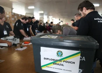Lula se impuso en 26 países y Flávio Bolsonaro en 9: radiografía del voto brasileño en el exterior