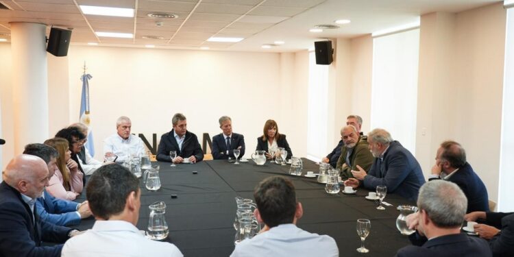 Massa se reunió con 15 rectores: exigió cumplir la ley de financiamiento universitario