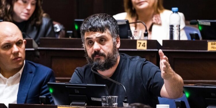 La Cámpora impulsa una ley para regular las apuestas online en la Provincia